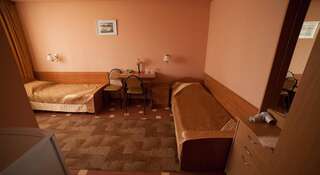 Гостиница Оазис Тамбов Двухместный номер с 2 отдельными кроватями и балконом-1